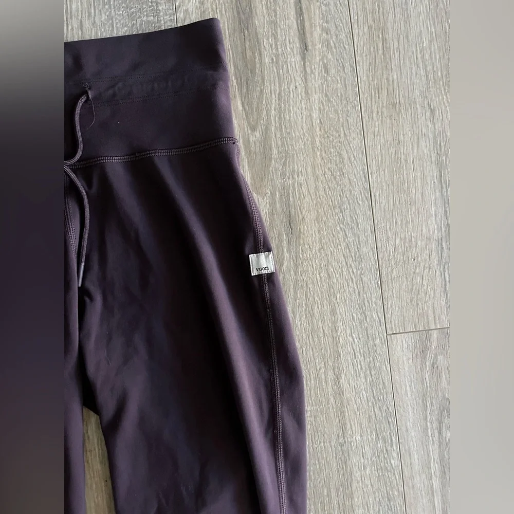 Vuori Women’s Daily Legging Chocolate - Size XS - Picture 3 of 6